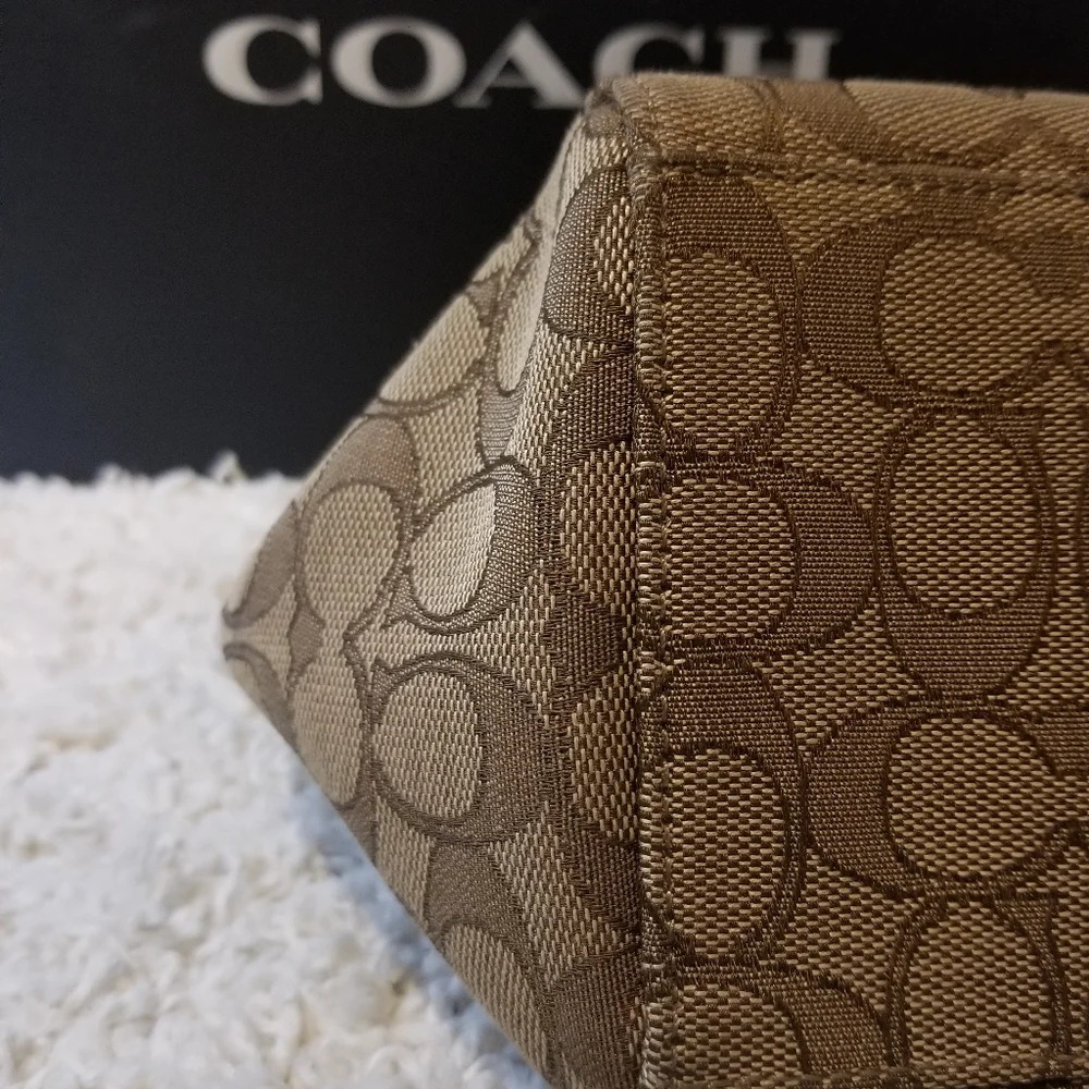 Coach Handbag - Picture 16 of 16